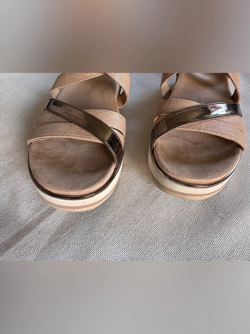 Vionic Kellyn Orthotic Strappy Sandals – Metallic/Beige Linen | 9 - Picture 5 of 7